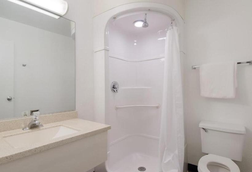Номер Стандарт 2 Двуспальные Кровати, Rodeway Inn Greeley