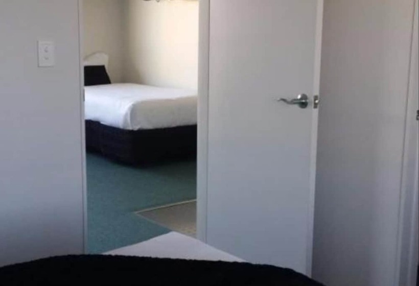 스위트, Asure Abode On Courtenay Motor Inn