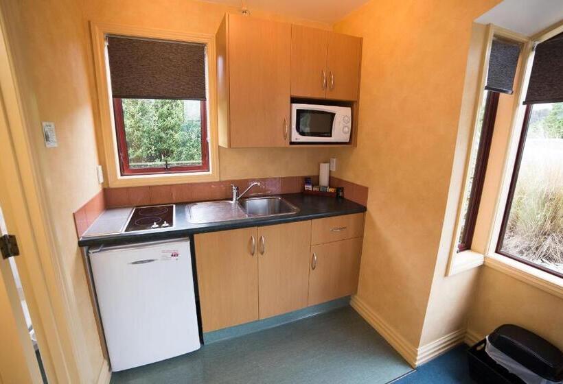 Студия Стандарт, Red Tussock Motel