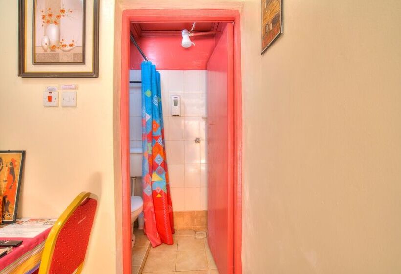 اتاق سوپریور, Red Buffalo House