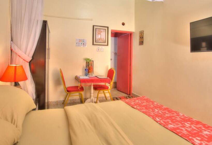 اتاق سوپریور, Red Buffalo House