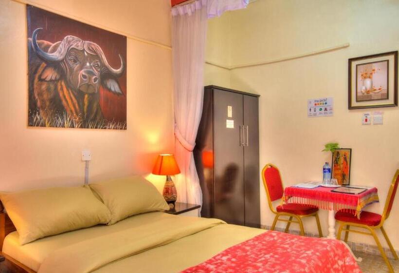 اتاق سوپریور, Red Buffalo House