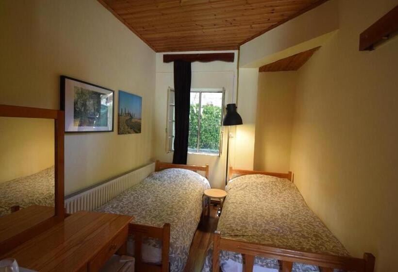 Dört Kişilik Standart Oda, Christys Palace