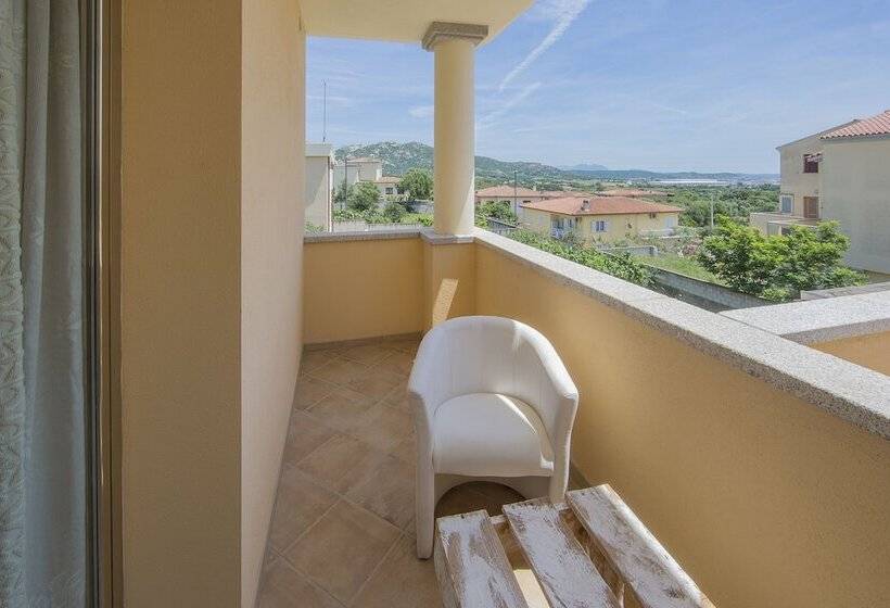 Номер Стандарт Трехместный, Olbia City