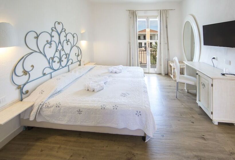 Четырехместный Номер Стандарт, Olbia City