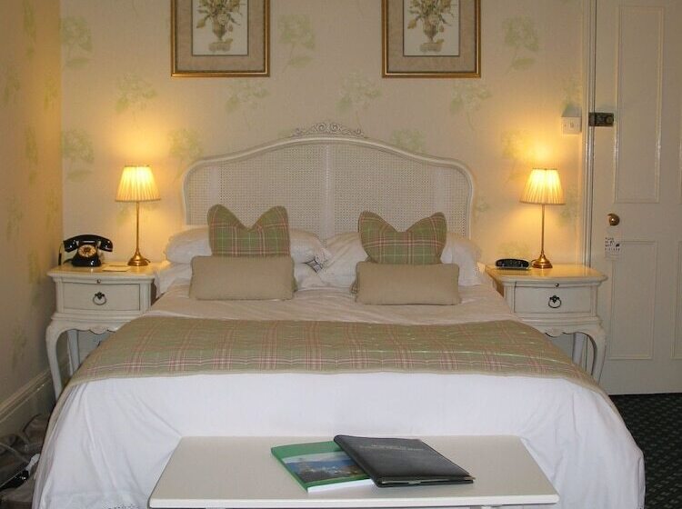 수피리어 룸, Rylstone Manor