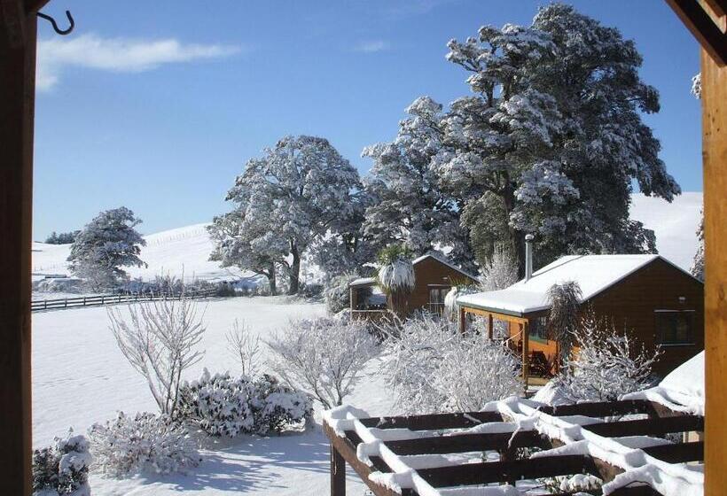 Хижина, The River Lodge