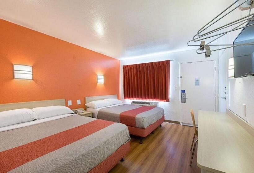 Четырехместный Номер Стандарт, Motel 6mcallen, Tx