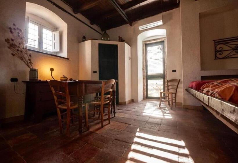 اتاق اکونومی, Casa Migliaca