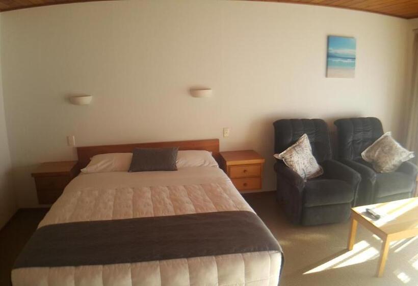 스탠다드 스튜디오, Austria Motel