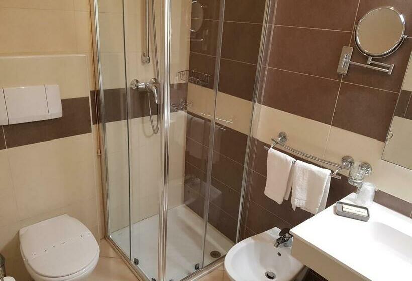 Номер Basic, Bella Lazise