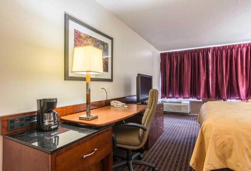 Номер Стандарт Кровать Кинг Адаптированный для Инвалидов, Days Inn By Wyndham Hartsfield Jackson Atlanta Airport West