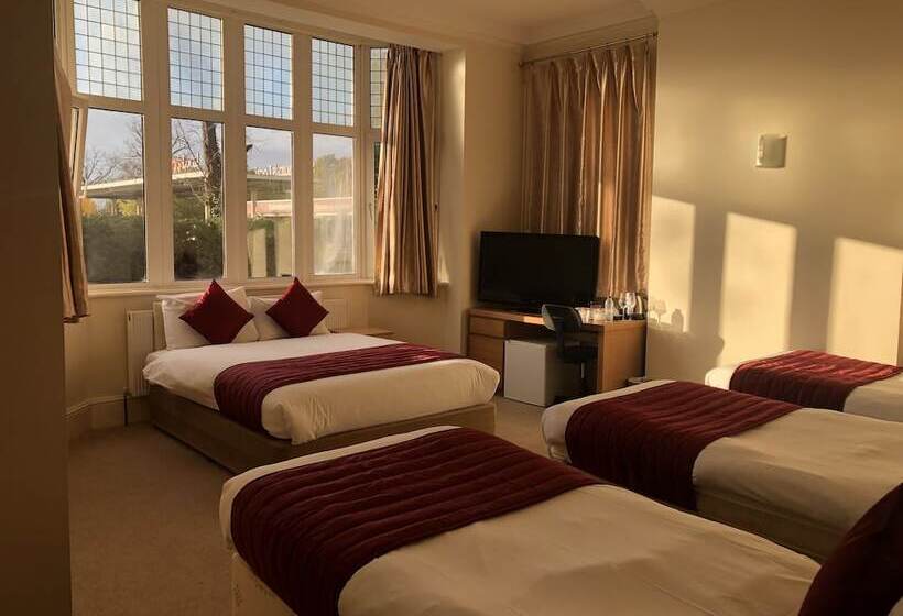 家庭间, Gatwick Inn