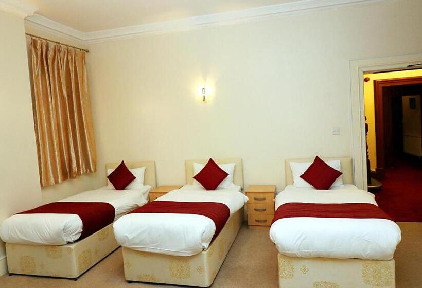 חדר משפחתי, Gatwick Inn