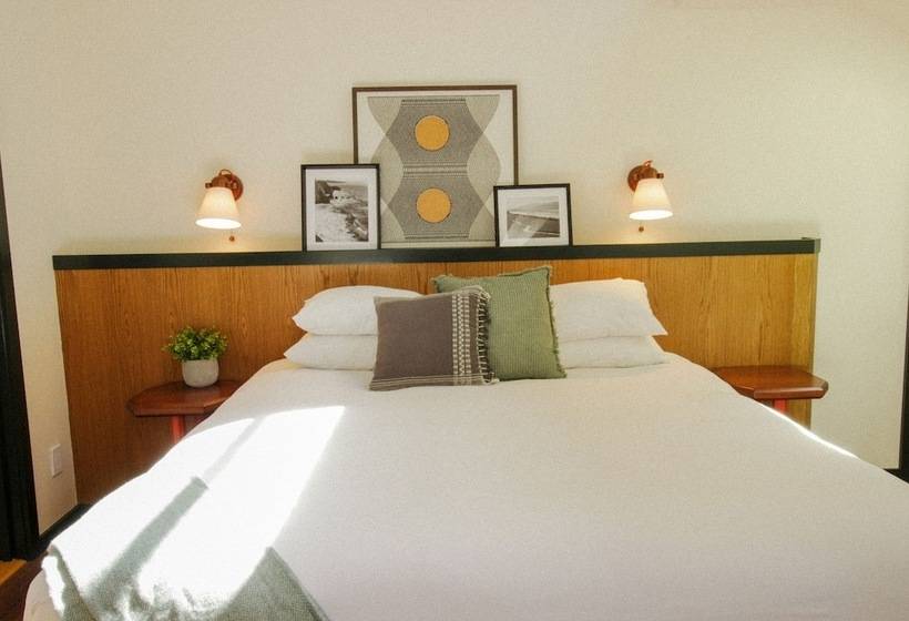 스탠다드 룸 킹사이즈 침대, Lodge At Marconi