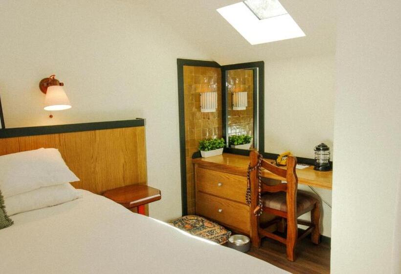 스탠다드 룸 킹사이즈 침대, Lodge At Marconi