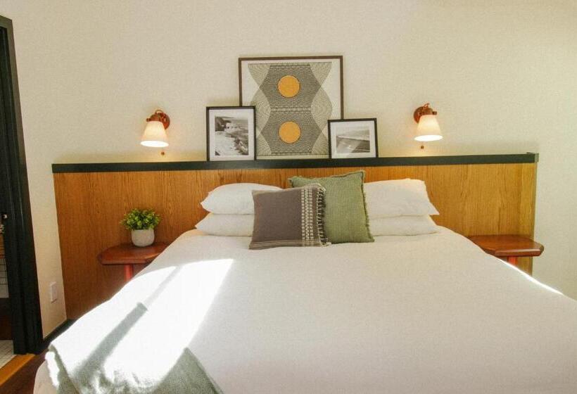 스탠다드 룸 킹사이즈 침대, Lodge At Marconi