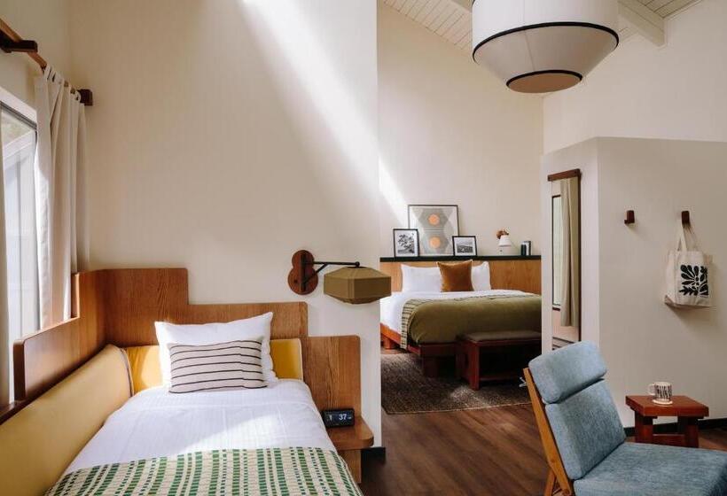 디럭스 스위트, Lodge At Marconi