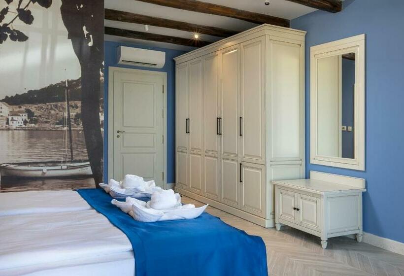 디럭스 룸 측면 바다 전망, Heritage Hotel Liberan