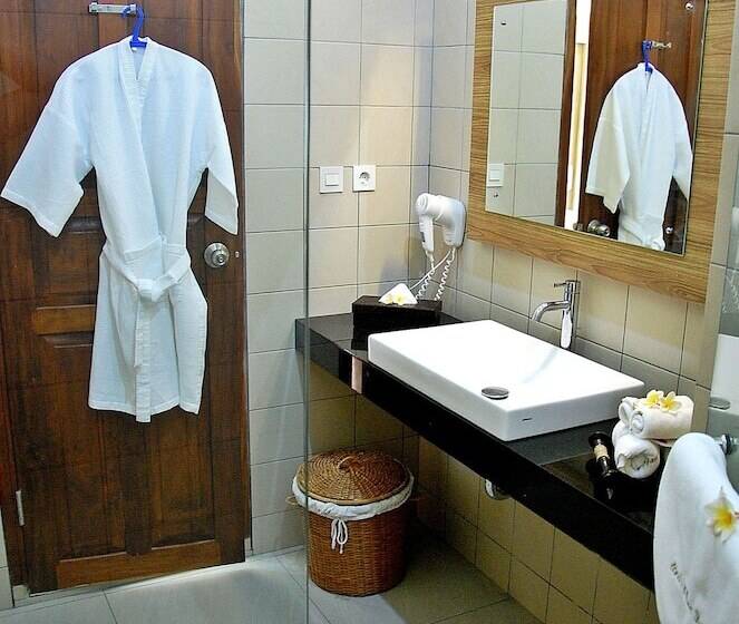اتاق لوکس سه تخته, Bali Dive Resort And Spa