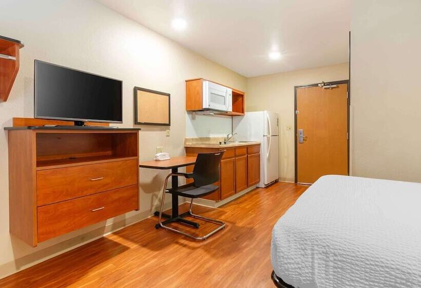 Студия Стандарт, Extended Stay America Select Suites  Kansas City  Stadium