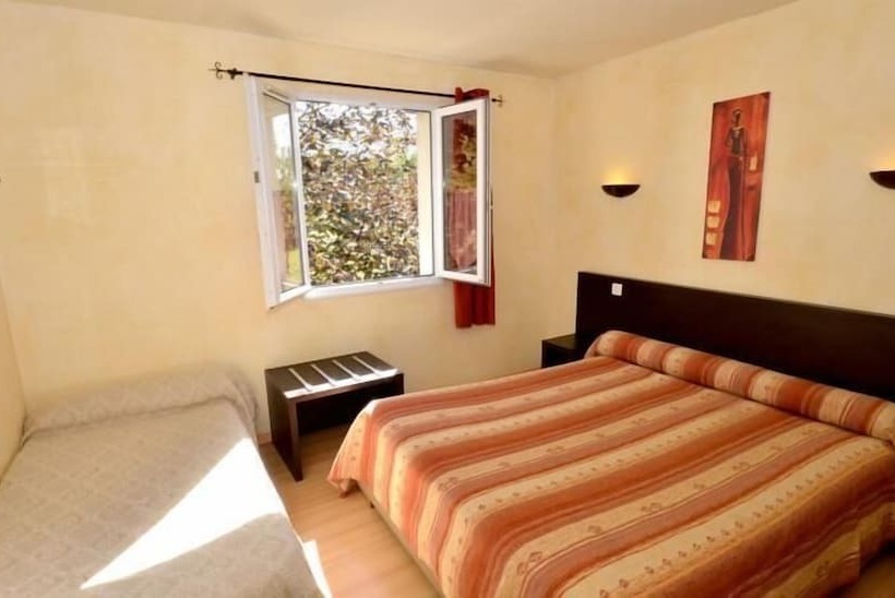 Номер Стандарт Трехместный, Hôtel La Belle Etape