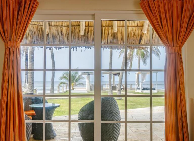 Люкс, Casa Del Golfo El Salvador