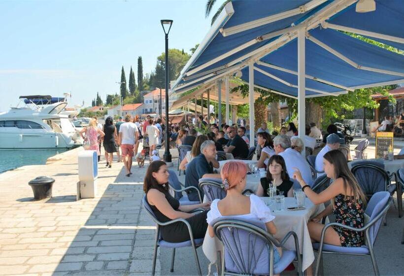 اتاق استاندارد با چشم‌انداز باغ, Guesthouse Aurora