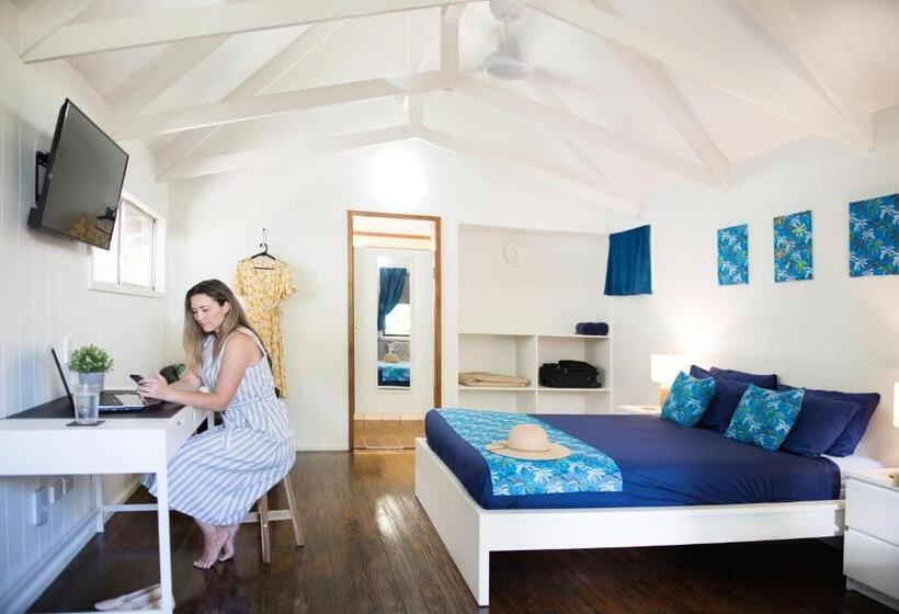 Хижина, Airlie Beach Magnums   Adults Only