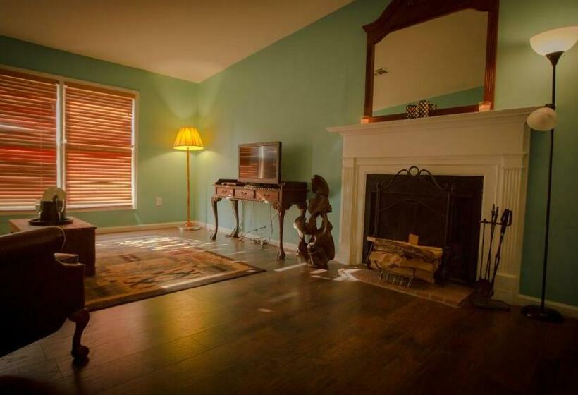 Family Suite, Village Studios