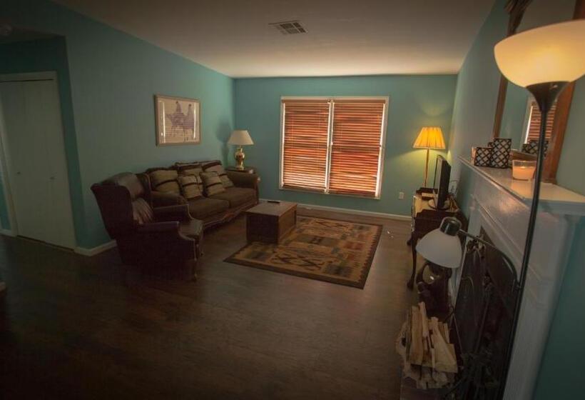 Family Suite, Village Studios