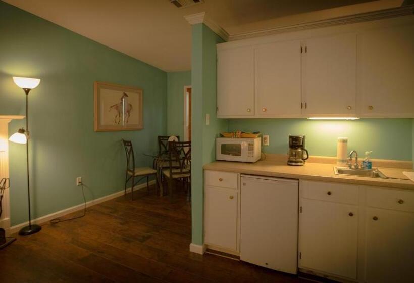 Family Suite, Village Studios