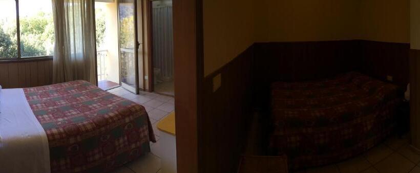 اتاق استاندارد چهار تخته, Albergo Nyers