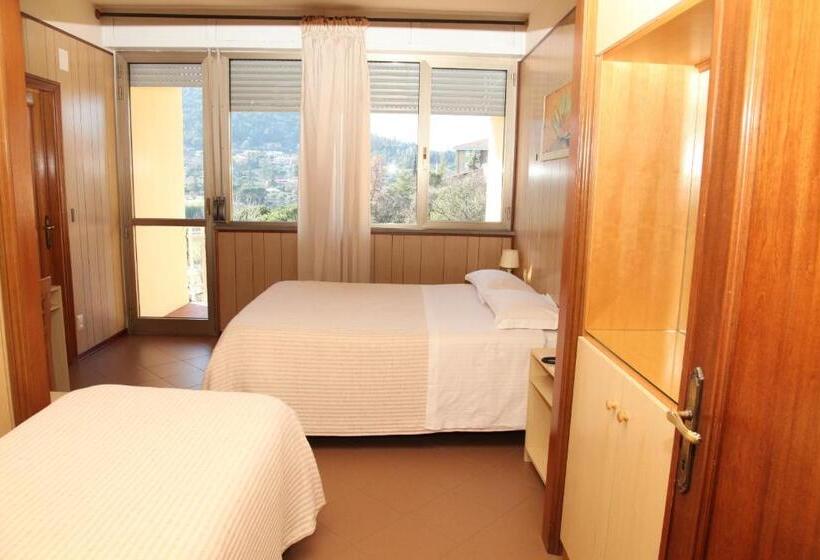 اتاق استاندارد چهار تخته, Albergo Nyers