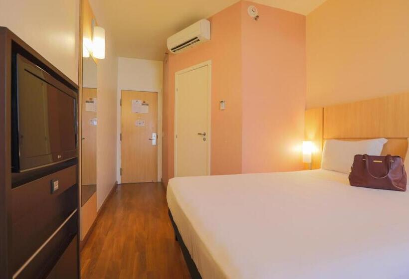 Номер Стандарт, Ibis Montes Claros Shopping
