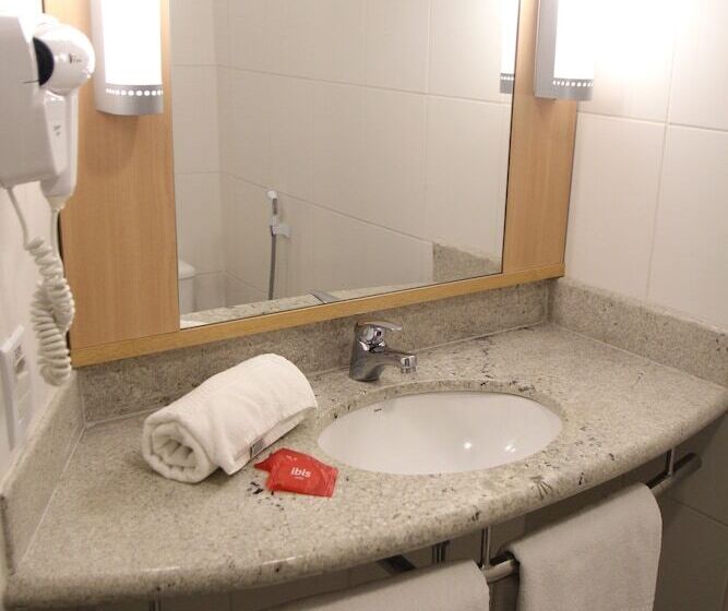 Номер Стандарт, Ibis Montes Claros Shopping