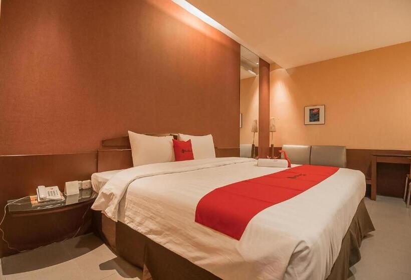Полулюкс, Reddoorz Plus @ Cipaganti Street 3