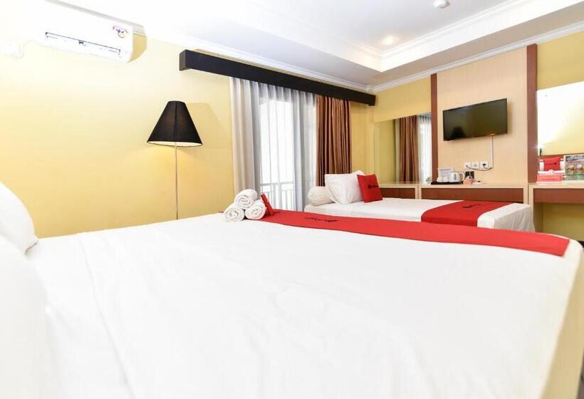 Семейный Номер, Reddoorz Plus Near Mall Bali Galeria 2
