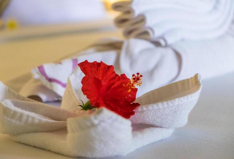 Апартаменты Deluxe 2 Спальни, Taman Surgawi Resort & Spa