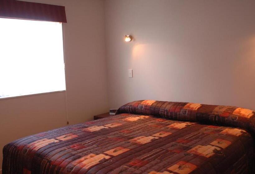 Апартаменты 3 Спальни, Shelby Motor Lodge