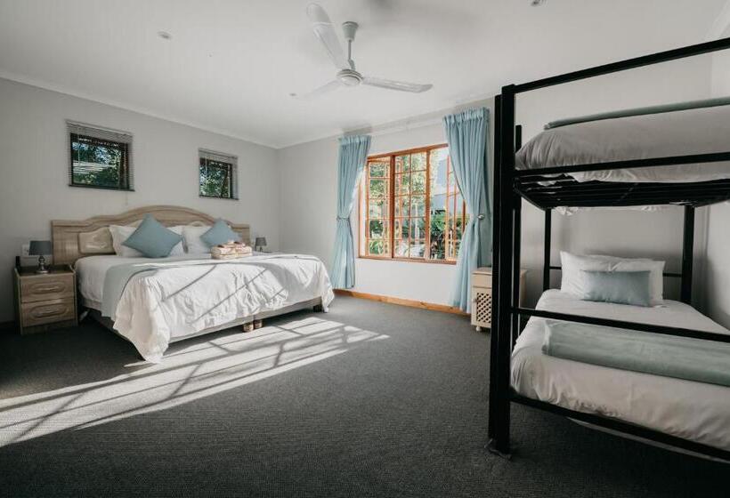 Семейный Номер Deluxe, The Village Lodge