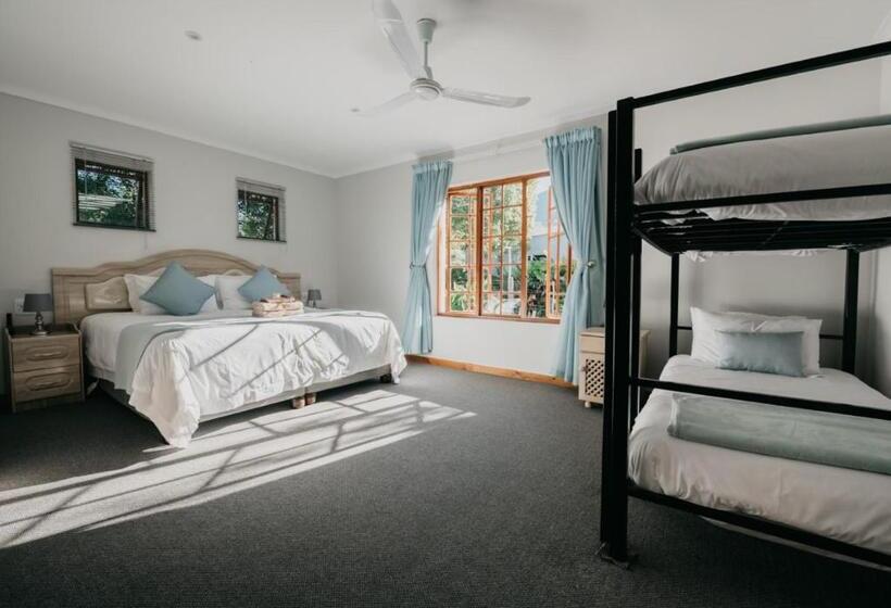 Семейный Номер Deluxe, The Village Lodge