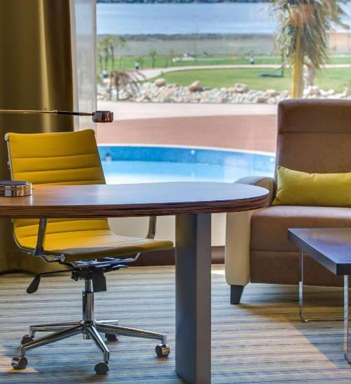 سوئیت با تخت بزرگ, Radisson Blu Resort Jizan