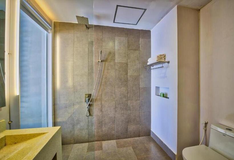 标准间, Ren Resort
