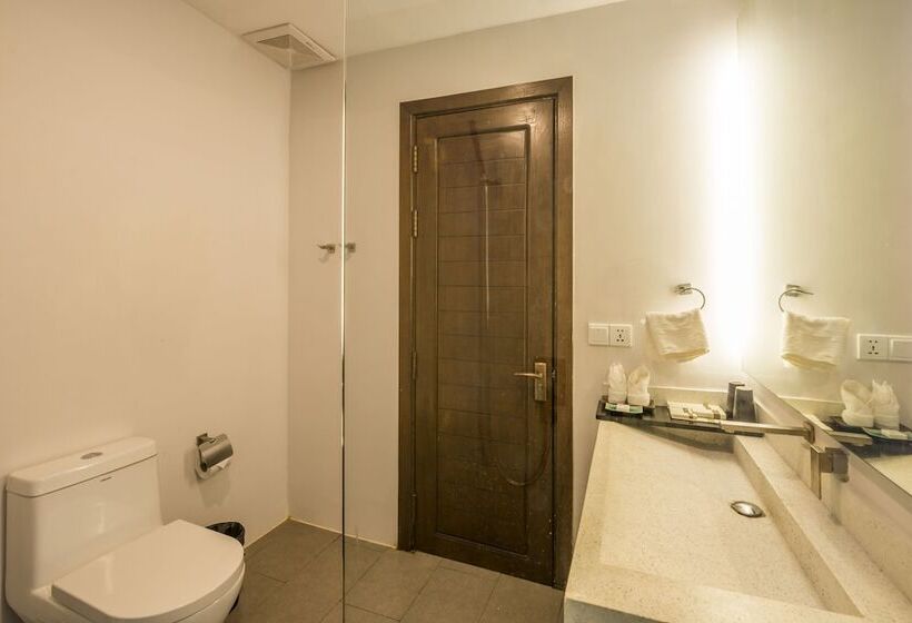 标准间, Ren Resort