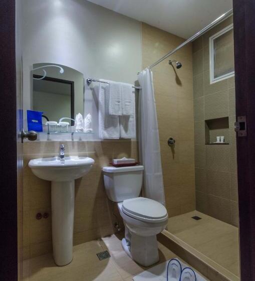 اتاق لوکس سه تخته, Fersal Hotel   Puerto Princesa