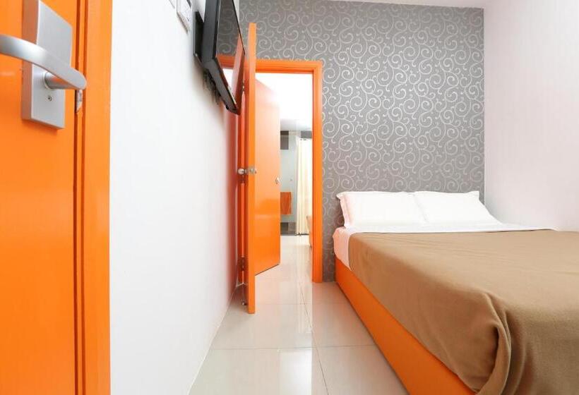 اتاق لوکس, 1 Hotel Kuchai Lama