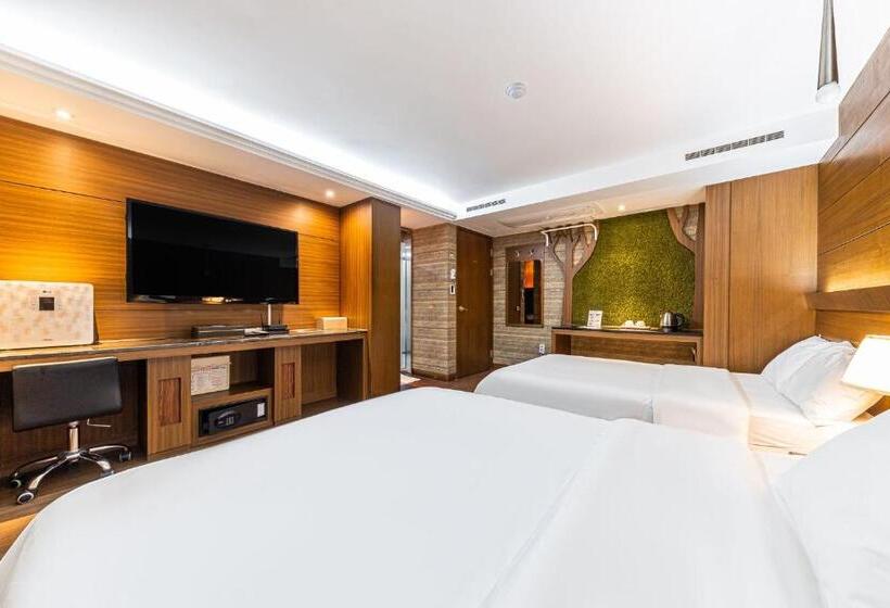 디럭스 패밀리 룸, Friendly Dh Naissance Hotel By Mindrum Group