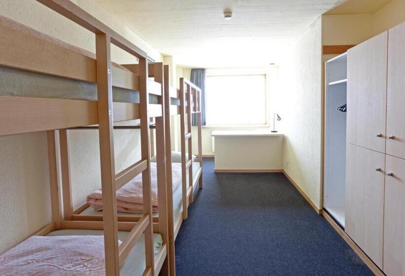 اتاق استاندارد با سرویس بهداشتی مشترک, St. Moritz Youth Hostel