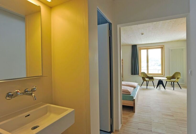 اتاق استاندارد چهارنفره با سرویس بهداشتی مشترک, St. Moritz Youth Hostel